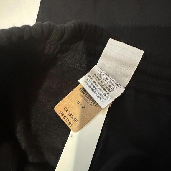 Victoria's Secret PINK Tropical short sleeve and shorts set - Picture 5 of 5